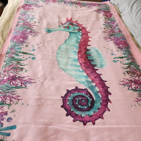 🐠🤍Pink seahorse soft beach towel🤍🐠 - Picture 5 of 6